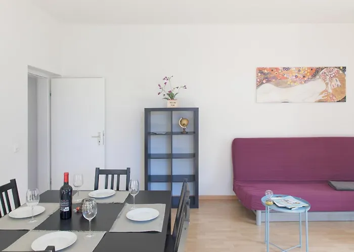 Hitrental Seefeld - Kreuzstrasse アパート *