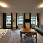Hitrental Seefeld - Kreuzstrasse شقة
