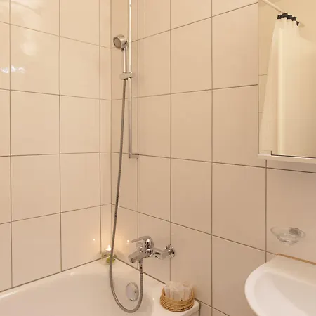 Hitrental Seefeld - Kreuzstrasse *
