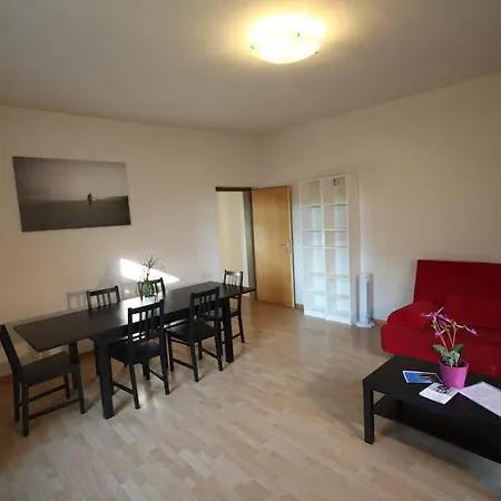 Hitrental Seefeld - Kreuzstrasse דירה