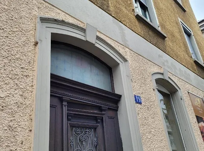 Hitrental Seefeld - Kreuzstrasse Apartman Zürich